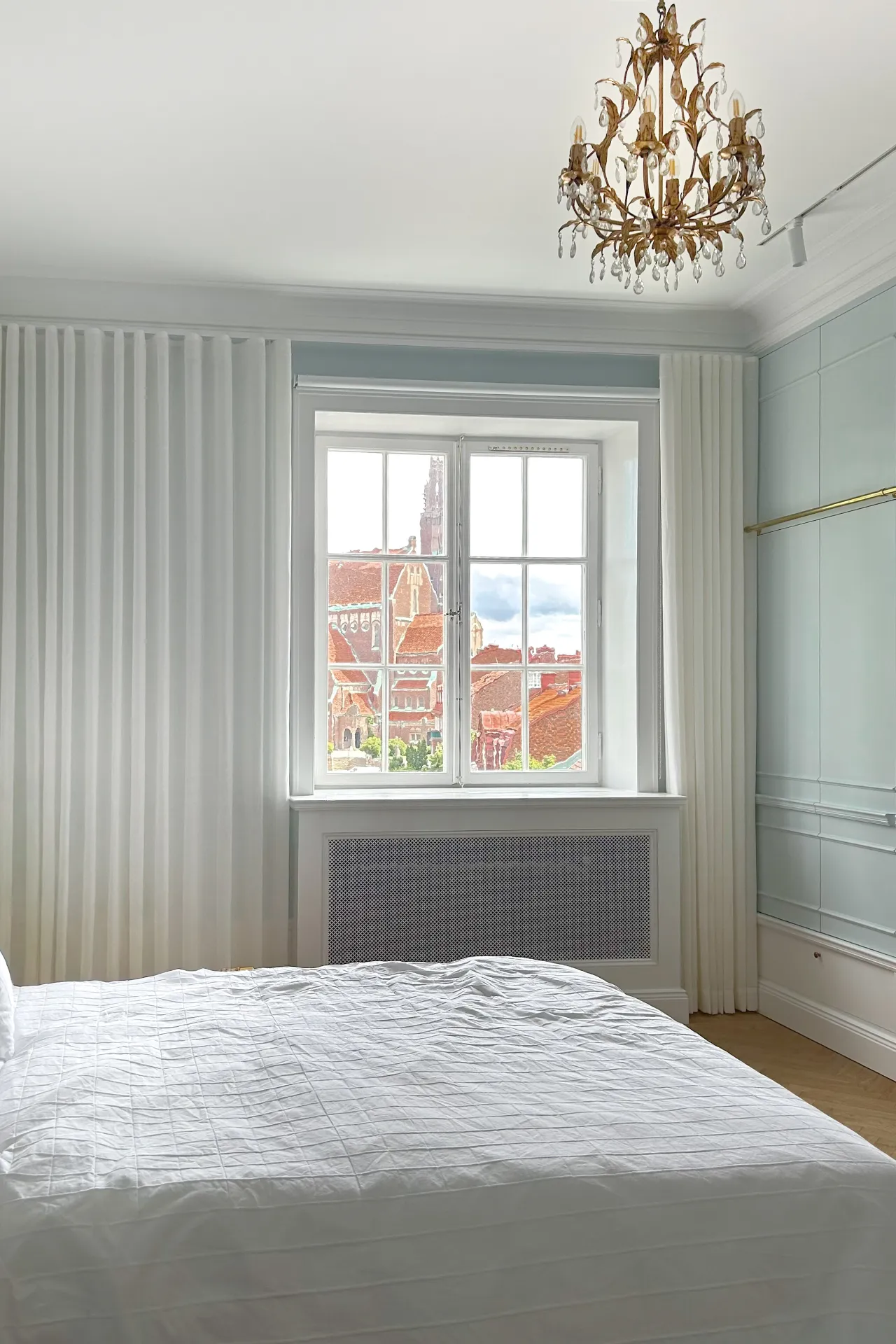 Tunn linnegardin i vit med wave